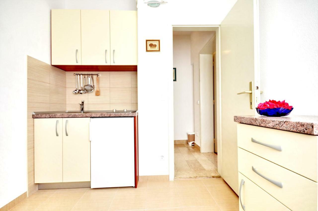Apartma Danica *